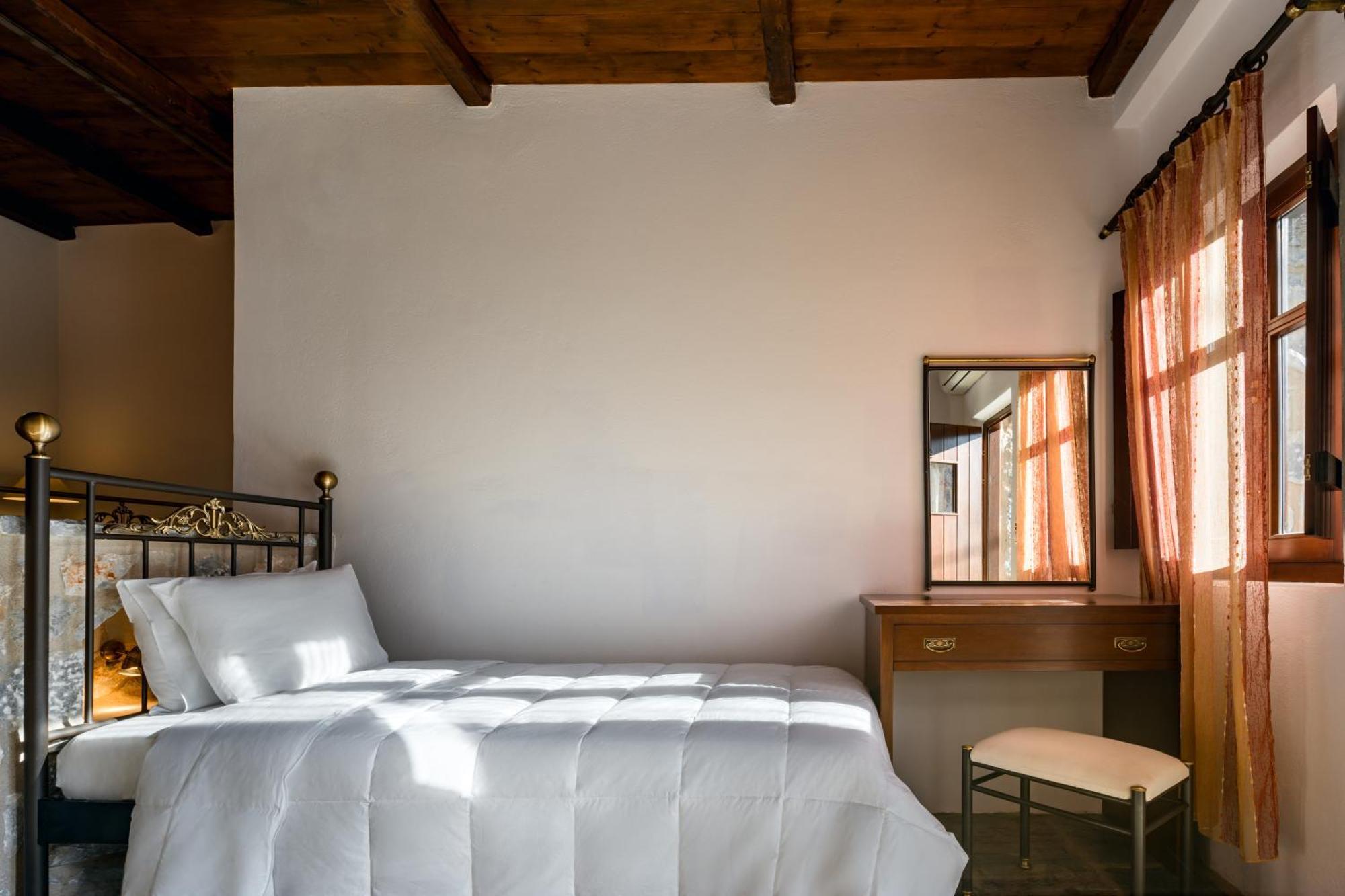 Porto Kale Guesthouse Pórto Káyio Exteriör bild